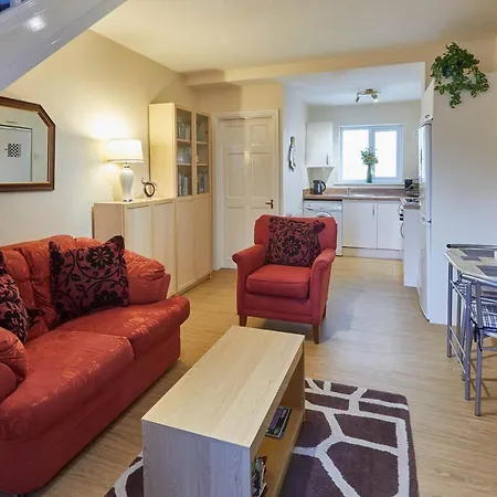 Host & - The Limes * Harrogate