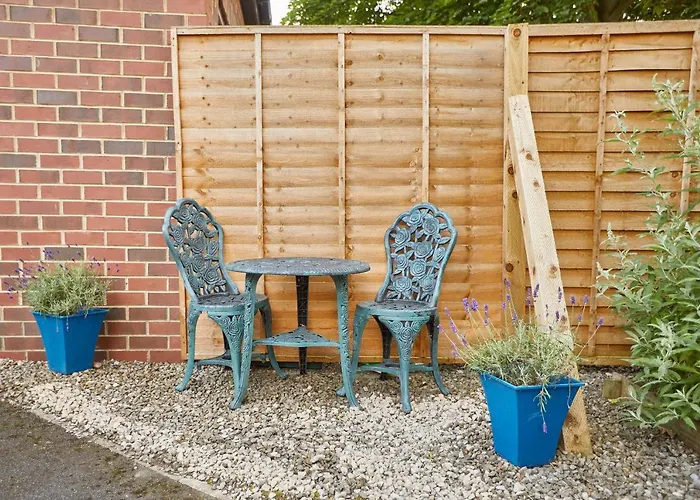 Host & - The Limes * Harrogate