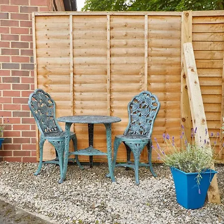 Host & - The Limes * Harrogate